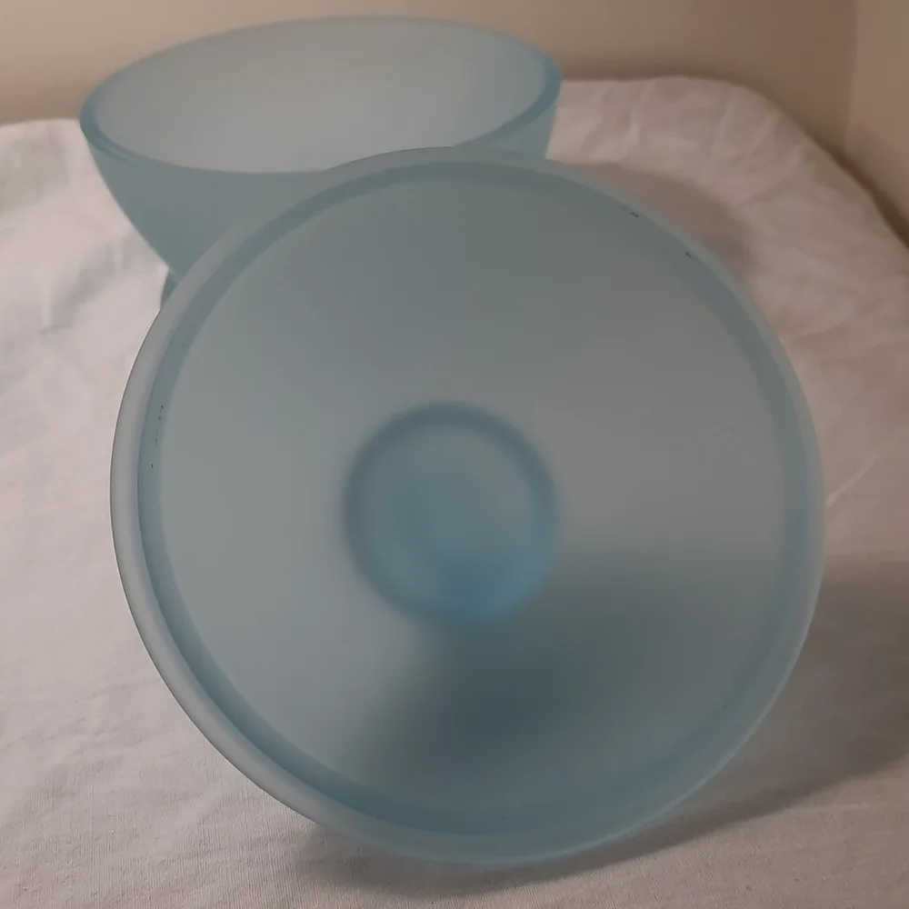 Vintage Blue Satin Imperial Glass Bee Box with original sticker - Picture 6 of 10